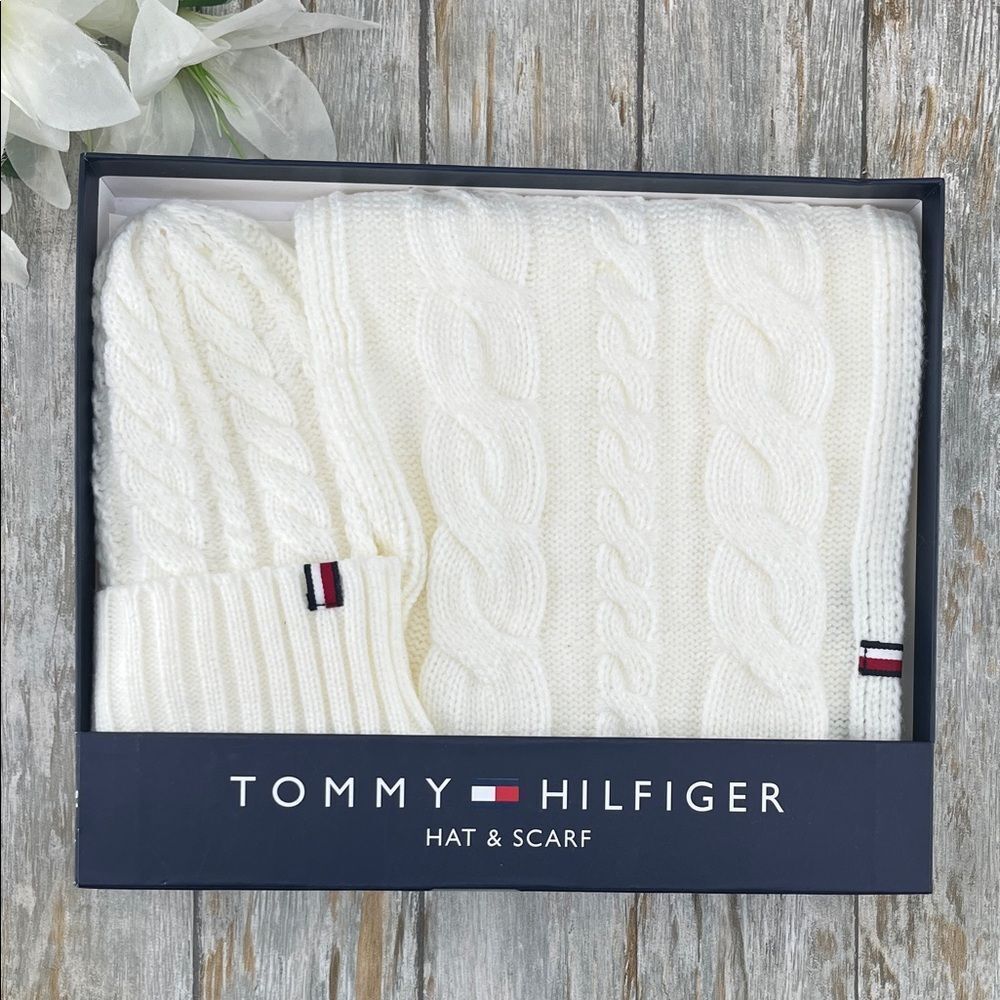 Tommy Hilfiger Cream Cable Knit Hat & Scarf Set